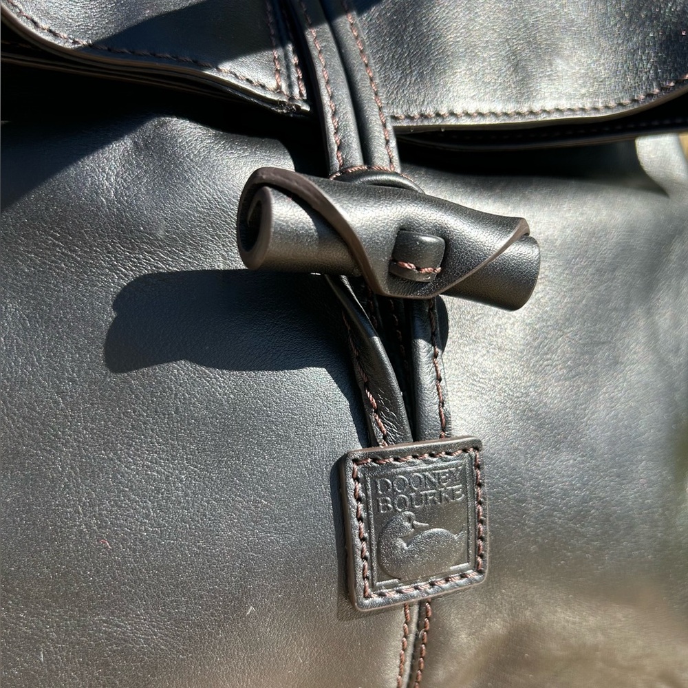 Dooney & Bourke Medium Florentine Black Leather Toggle Crossbody NWOT - Picture 4 of 17